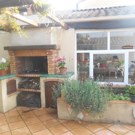 Gite T2 Avec Grande Piscine Apartment Villeneuve-la-Comptal Bagian luar foto
